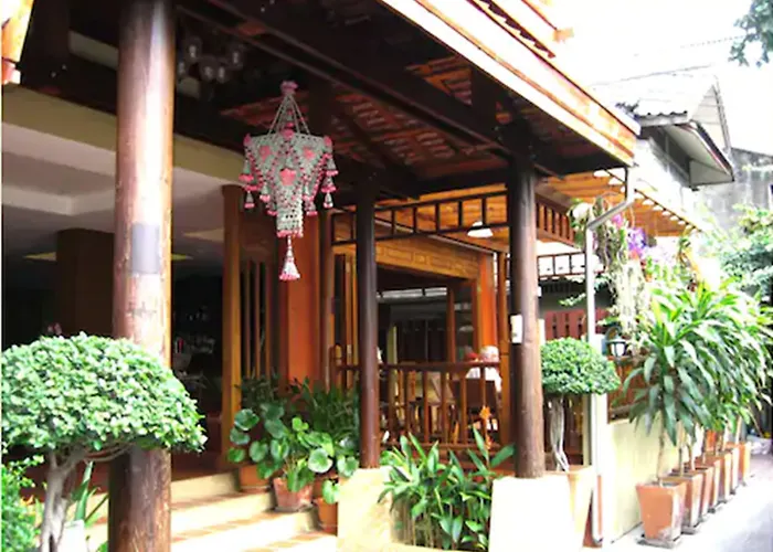 Lamphu Tree House Boutique מלון בנגקוק